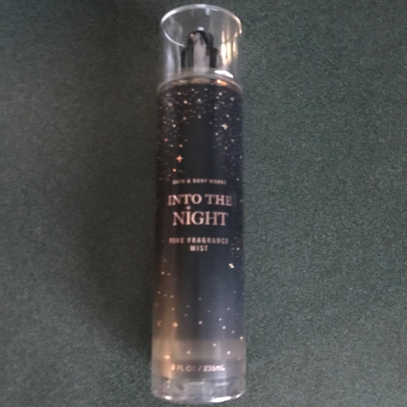 Bath & Body Works Into The Night Fine Fragrance Mist 8 fl oz/236 ml - Picture 7 of 16